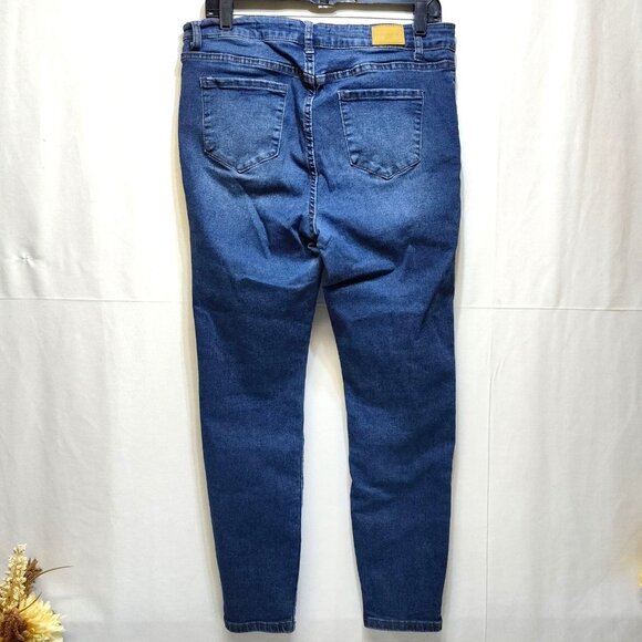 Tahari Kelly Mid-Rise Skinny Jean 14W Stretch Fit Comfortable Cotton Blend Denim - Picture 2 of 6